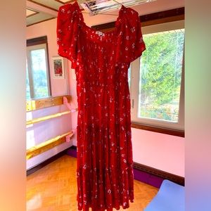 Worn once for pictures with daughters. Lovely quality and super comfortable.